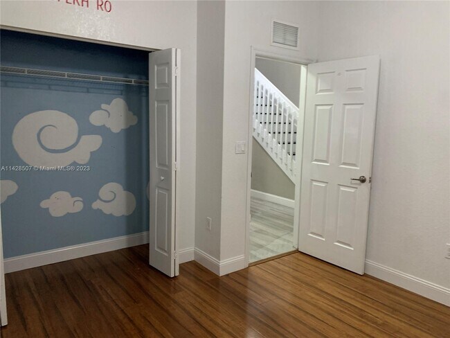 Foto del edificio - 10440 SW 228th Terrace