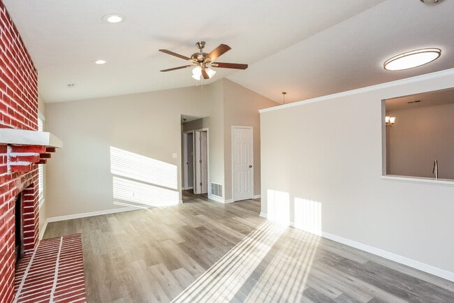 Building Photo - 6233 Carrie Cir