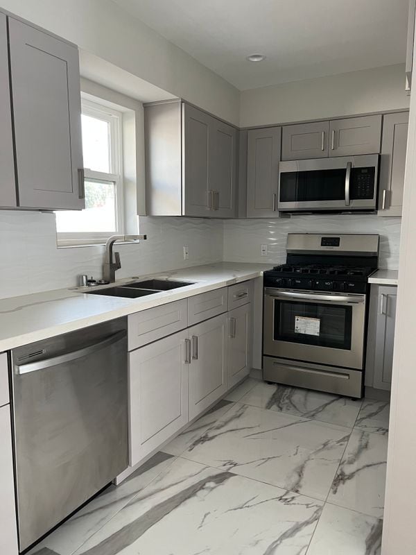 Building Photo - 10324 Mt Gleason Ave