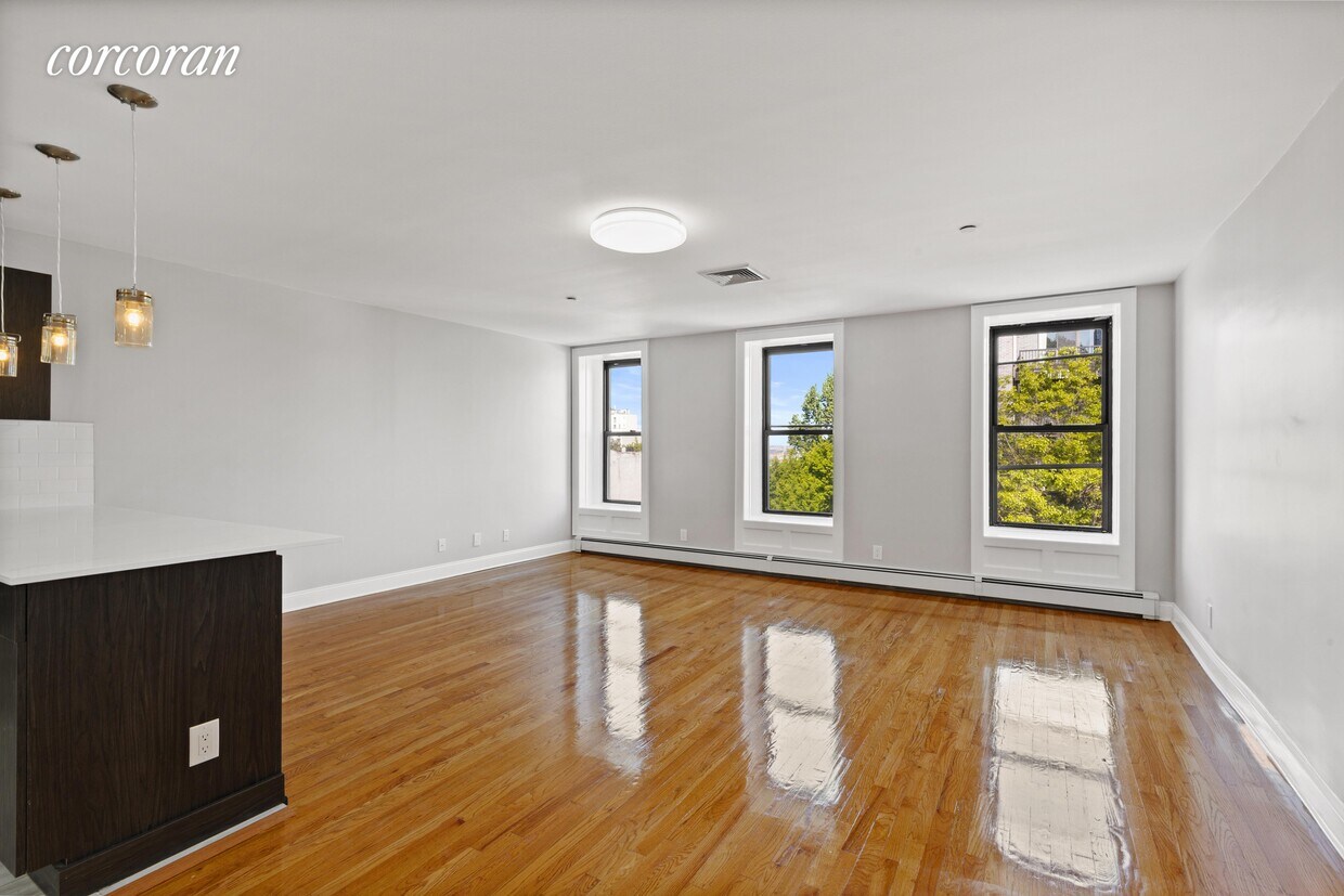 Primary Photo - 581 5th Ave