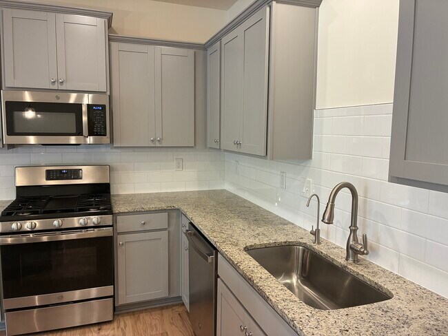 Foto del edificio - 275 Harpers Run Ln