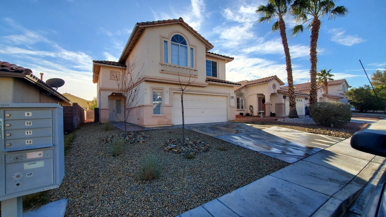 Primary Photo - 4 BEDROOM HOME