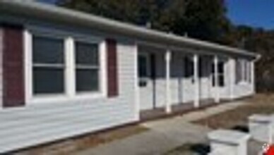 Building Photo - 501 Live Oak St