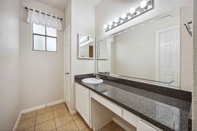 Foto del edificio - 2255 Braeswood Park Dr