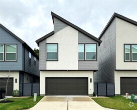 Building Photo - 430 S Centro Cir