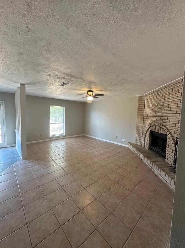 Building Photo - 6918 Kearney Dr