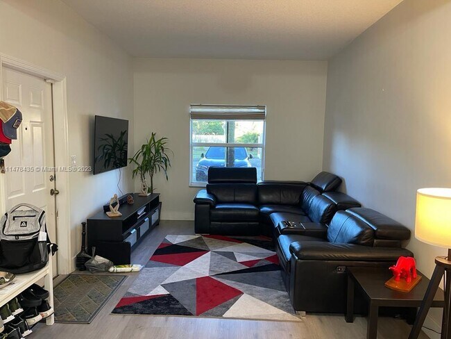 Building Photo - 811 SW 143rd Ave
