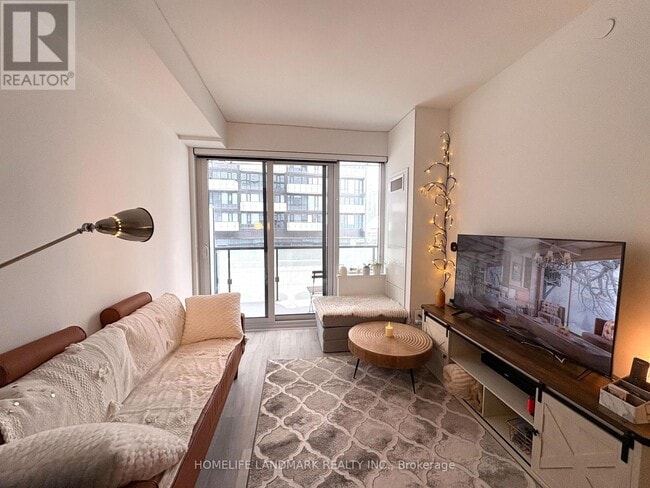 Building Photo - 480 Front St W