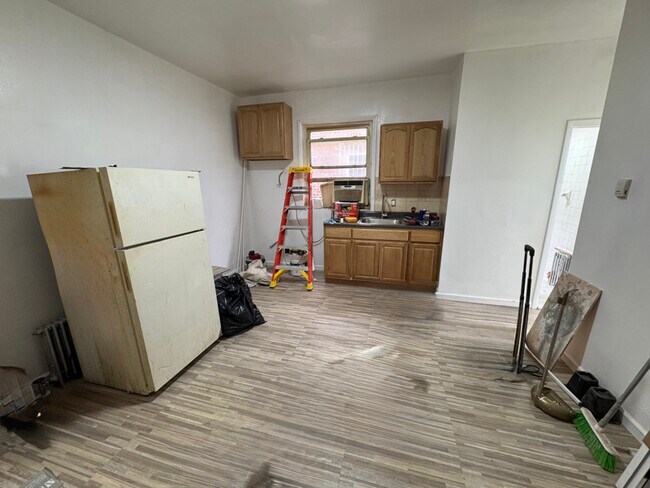 Building Photo - 602 New Lots Ave