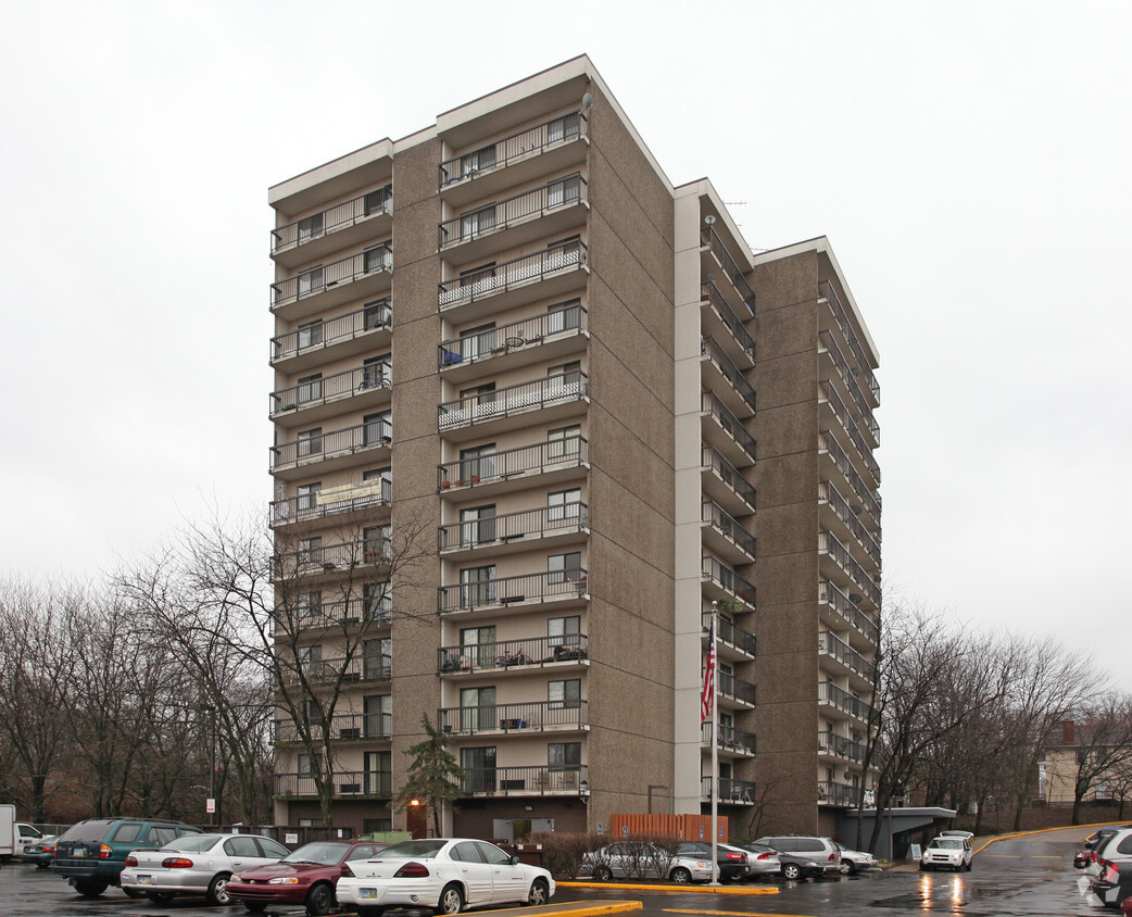 Senior Chateau On The Hill - Apartments In Cincinnati, Oh 