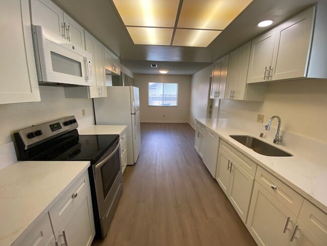 Building Photo - 3 Bedroom 2 Bath Home In Rosemont Open House Friday May 8th 4-4:30 PM