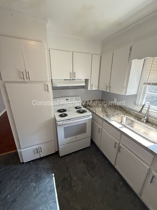 Foto del edificio - 141 Ruby Dr