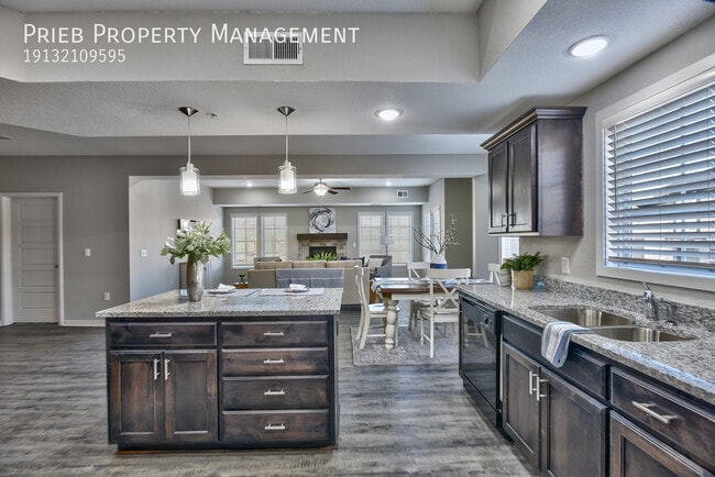 Foto del edificio - 22091 W 123rd Ln
