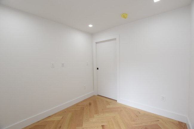 Building Photo - 34 8th Ave