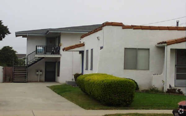 Building Photo - 419-423 S Evergreen Dr
