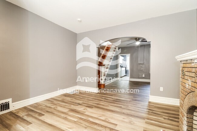 Foto del edificio - 1345 N Myrtlewood St