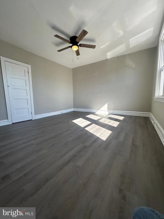 Foto del edificio - 5244 Glenloch St