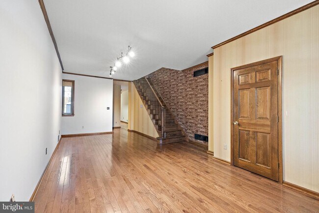 Building Photo - 1828 Lovering Ave