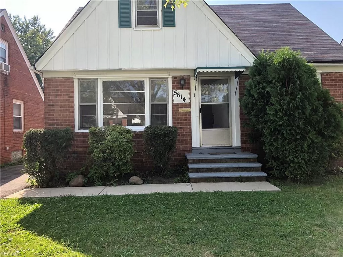 Primary Photo - PRICE DROP! Beautiful 3 bedroom in Maple Hts