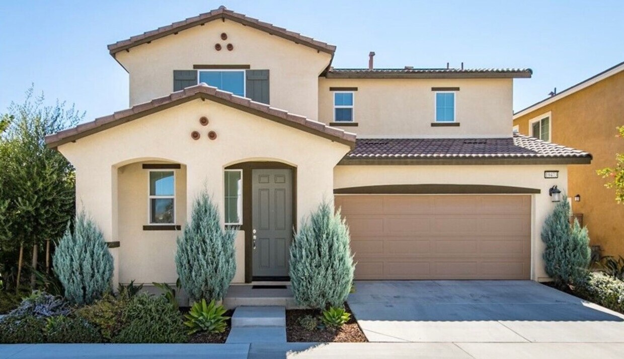 Foto principal - Beautiful 3-Bedroom, 2.5-Bathroom Home for...