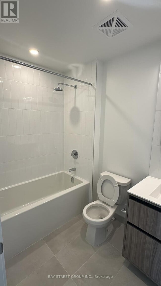 Photo du bâtiment - 7950 Bathurst St