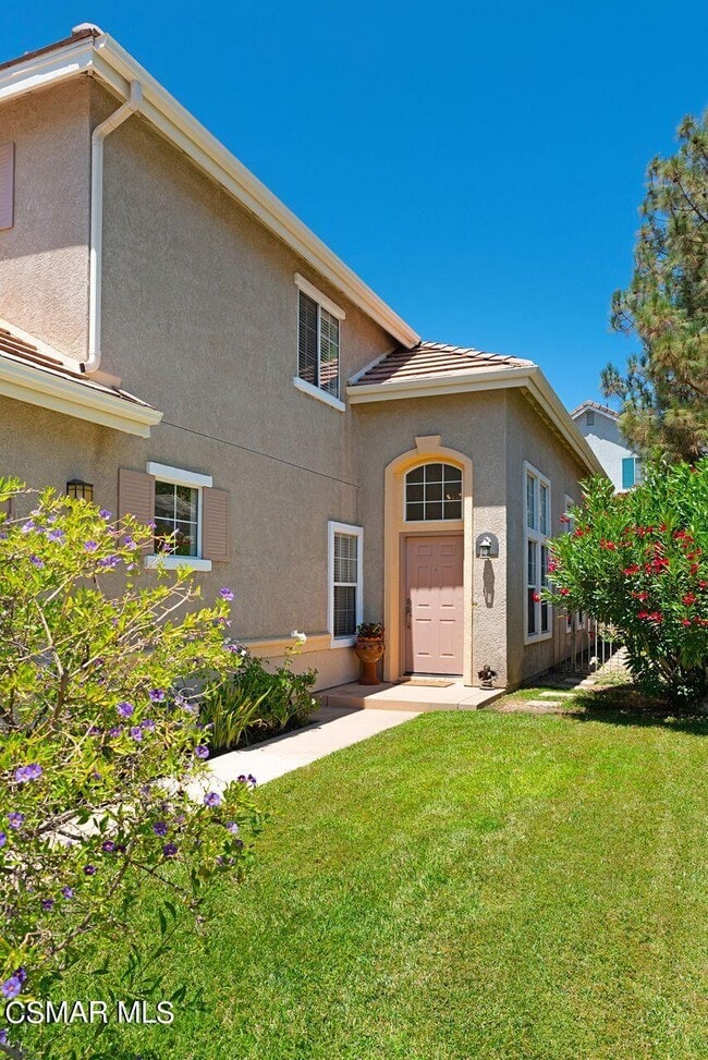 Building Photo - 3019 E Avenida De Los Arboles