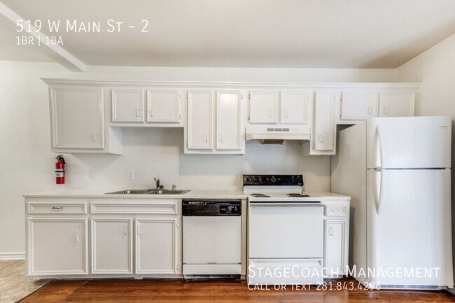 Building Photo - Discover Your Oasis in the Heart of Montrose!