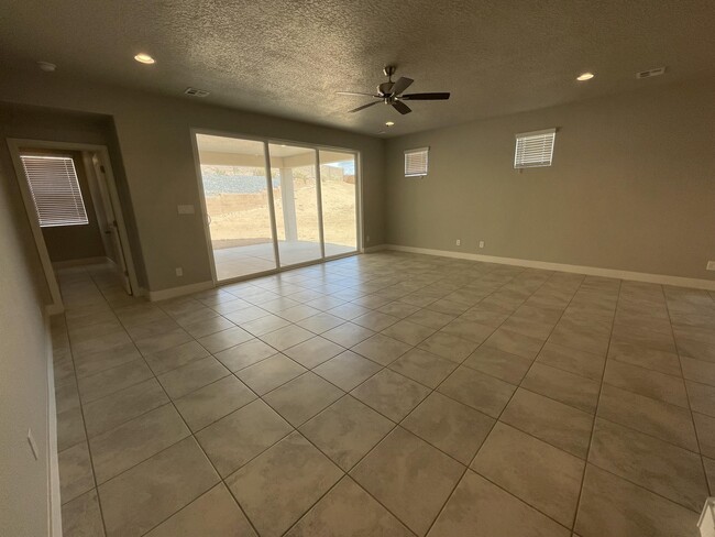 Building Photo - 6713 Delgado Way NE