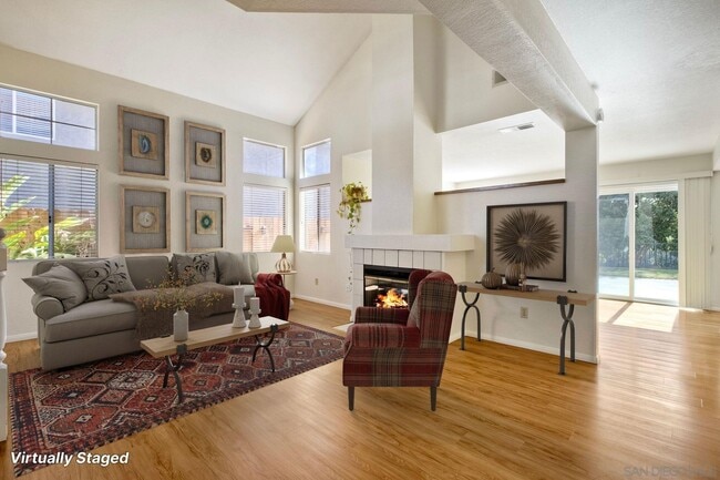 Foto del edificio - 14718 Carmel Ridge Rd
