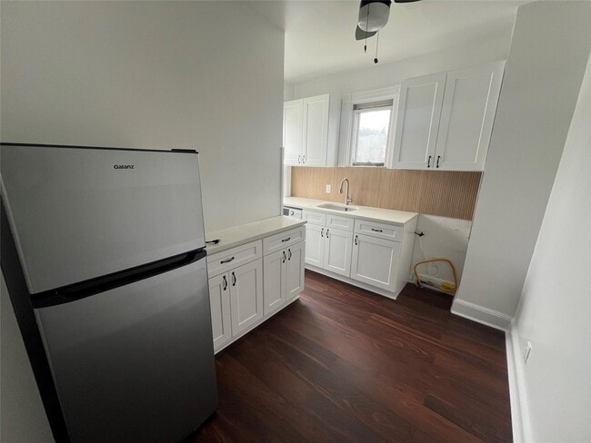 Building Photo - 62 Woodland Ave