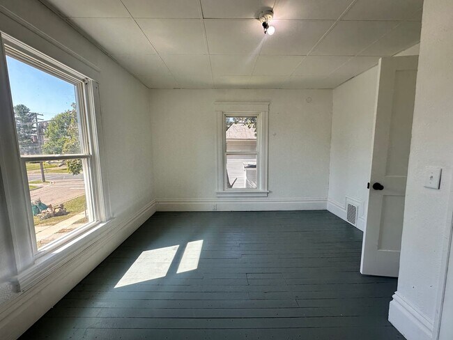 Foto del edificio - 106 Battle Creek Ave