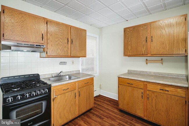 Building Photo - 6904 Torresdale Ave