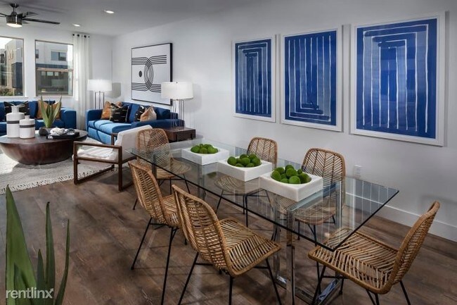 Building Photo - 3 br, 3.5 bath Townhome - Magnetic Loop