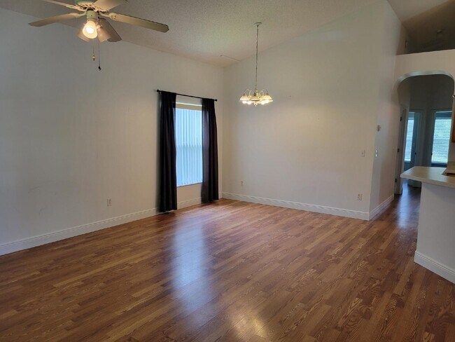 Building Photo - Cozy 3 Bed / 2 Bath in Quiet Winter Park C...