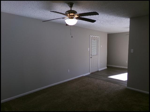 Foto del edificio - 8 Brookway Ln