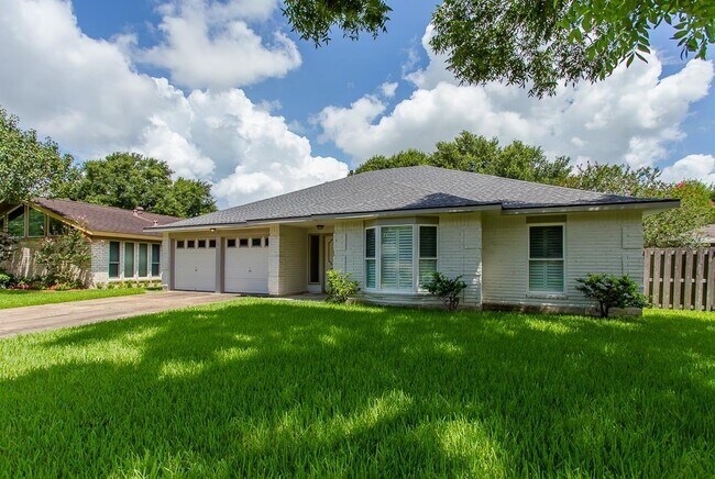 Building Photo - 13538 Brook Hollow Dr