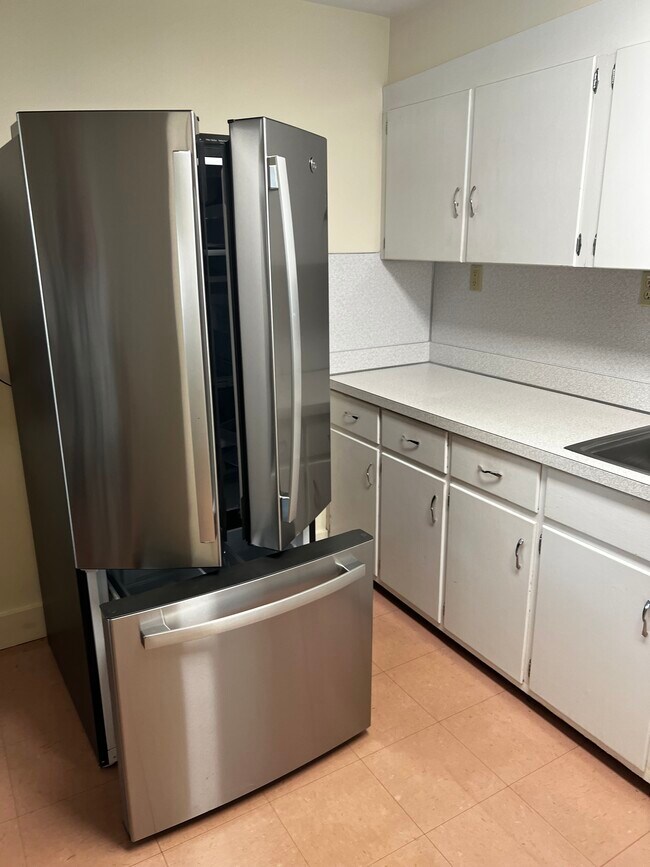 Kitchen - 36 Oak St
