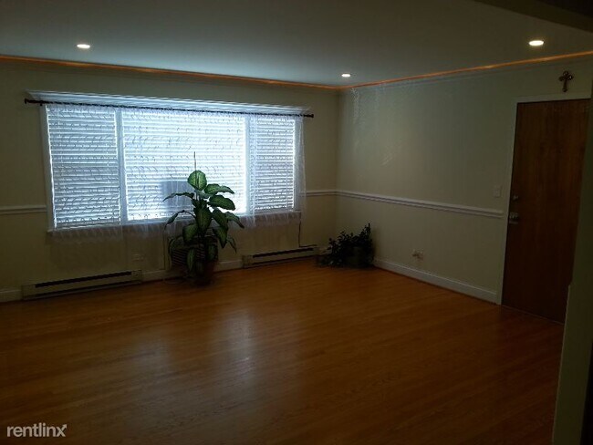 Foto del edificio - 5031 N East River Rd
