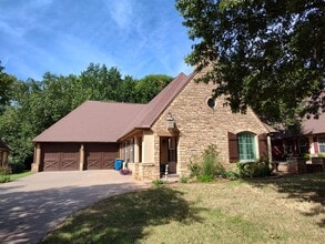 Building Photo - 3114 N Madison Ct