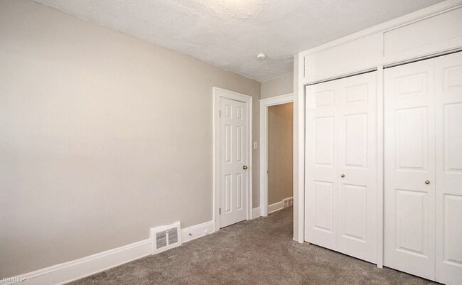 Foto del edificio - 2 br, 1 bath Duplex - 12904 Thornhurst Ave...