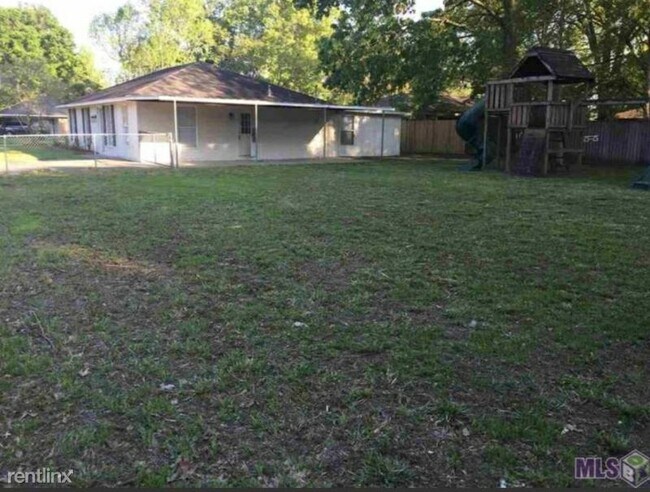 Building Photo - 3 br, 2 bath House - 16668 Mockingbird Ln