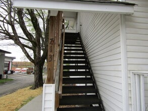 Building Photo - 713 Neff St