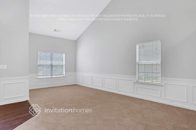 Foto del edificio - 1700 Chanson Pl NE