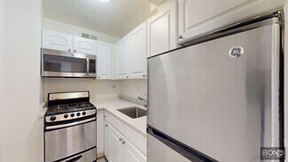 Building Photo - 220 E 63rd St