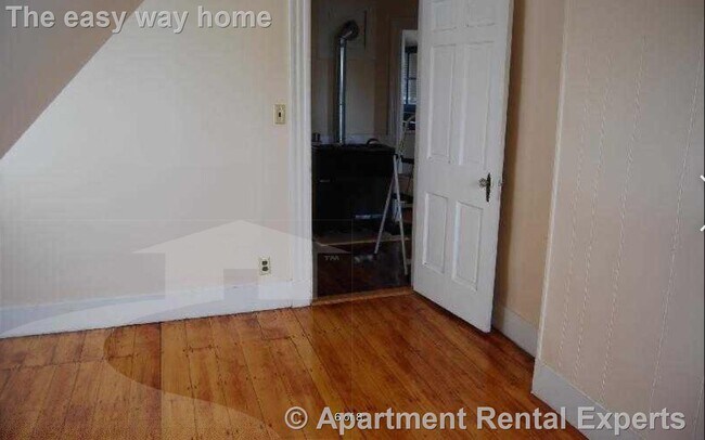 Building Photo - 15 Forster St