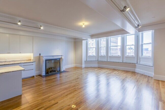 Building Photo - 102 Beacon St