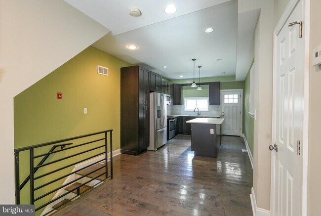 Foto del edificio - 2633 Tasker St