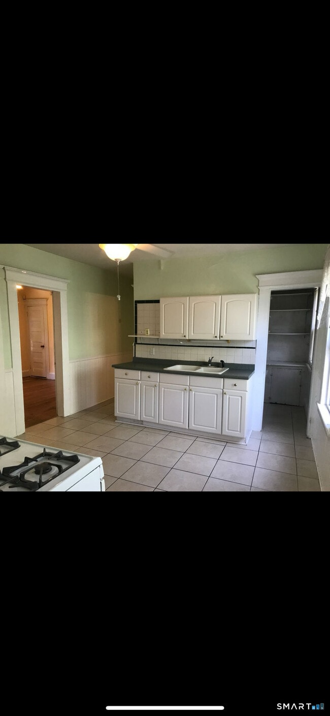 Building Photo - 130 Wilson St