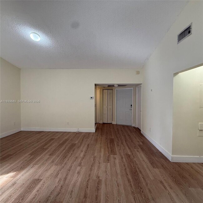 Building Photo - 1301 S Franklin Ave