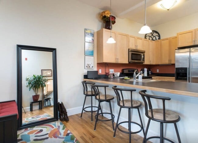 Building Photo - 80 Webster Ave